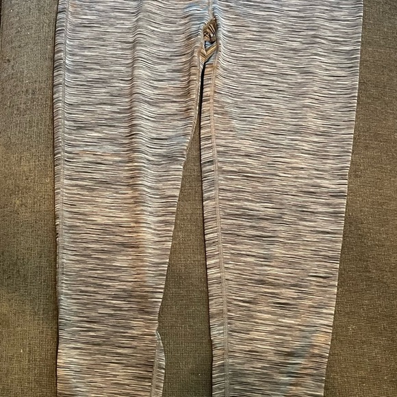 New leggings blueish, grayish color. I have small,medium, large, x-large - Picture 1 of 3